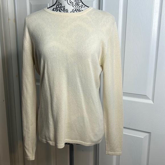 Country Shop Cashmere Cream Sweater M Crew Neck - Picture 1 of 4